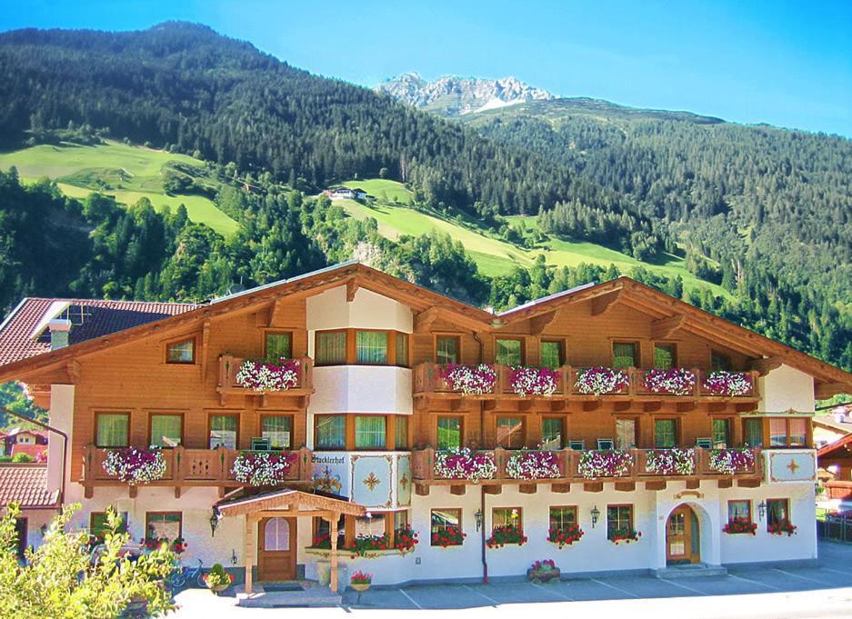 Готель Stacklerhof Нойштіфт-ім-Штубайталь Екстер'єр фото